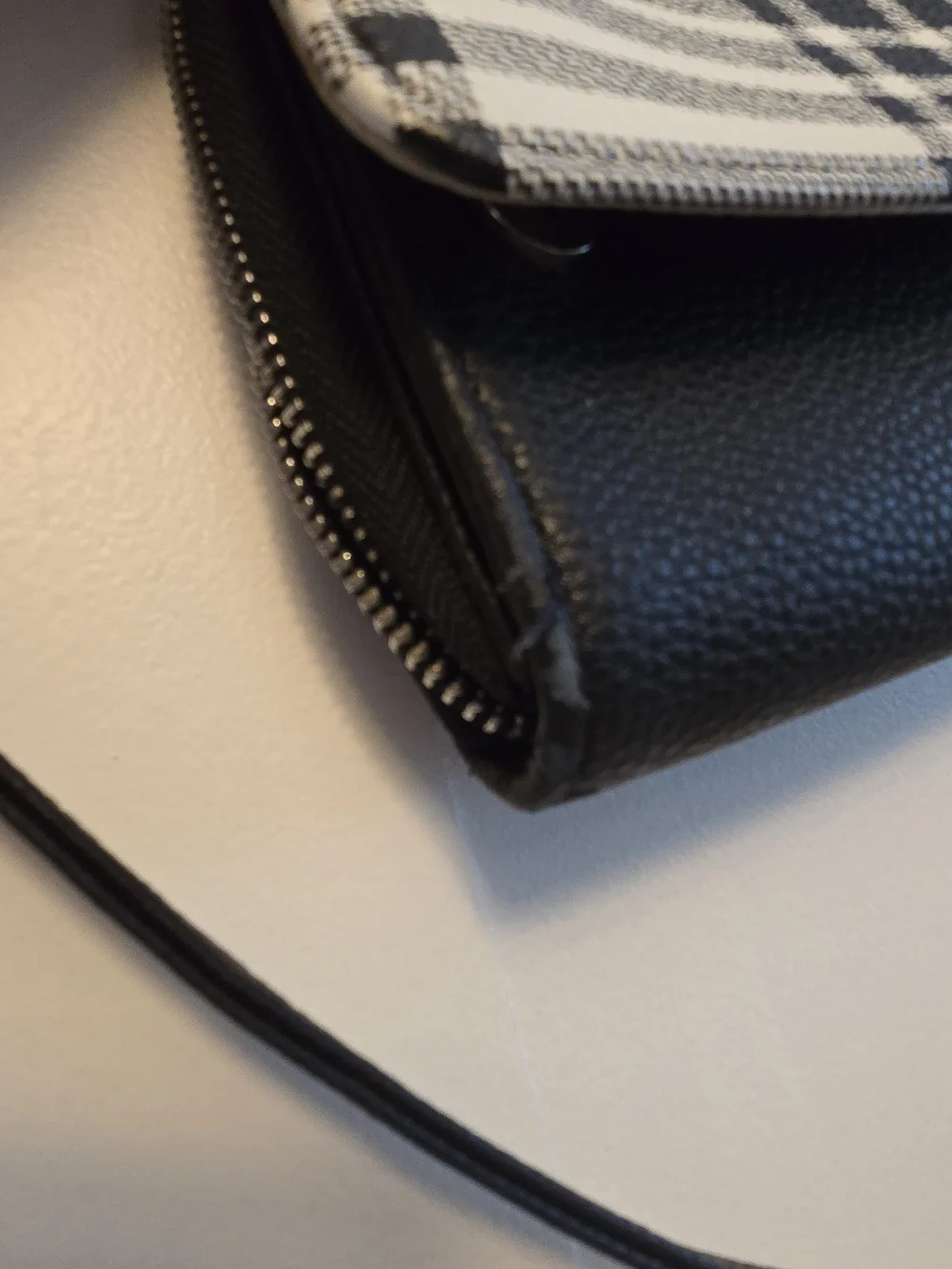 thirty-one Black and White Plaid Crossbody Bag - Picture 8 of 8